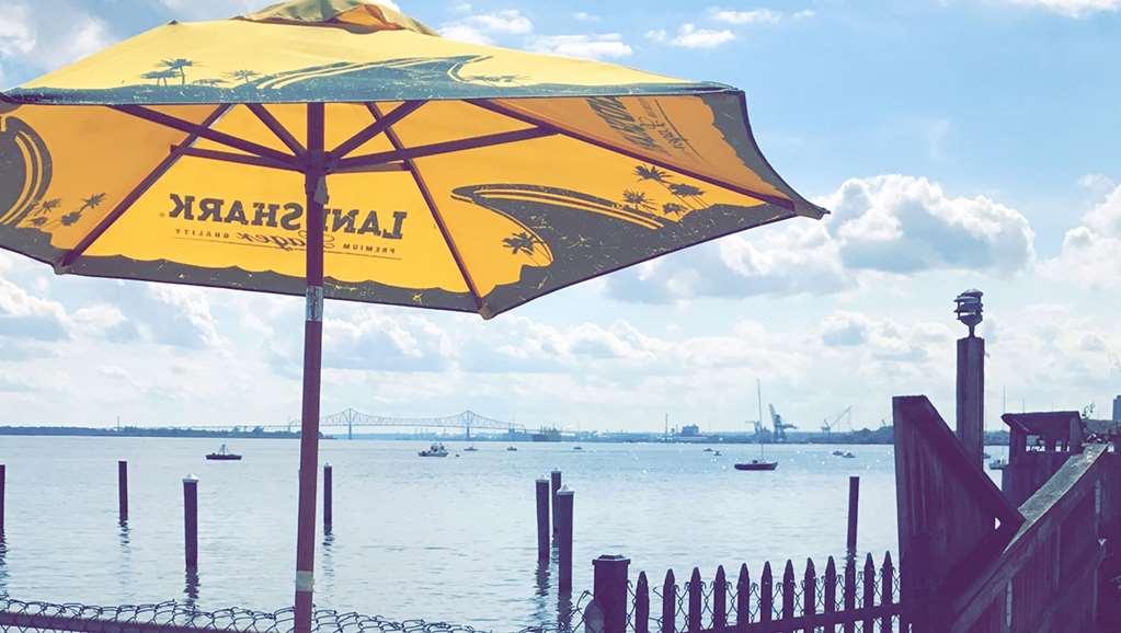 机场海滨酒店 埃辛顿 外观 照片